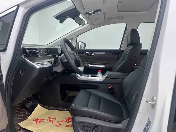 GAC Trumpchi E8 PHEV 2025