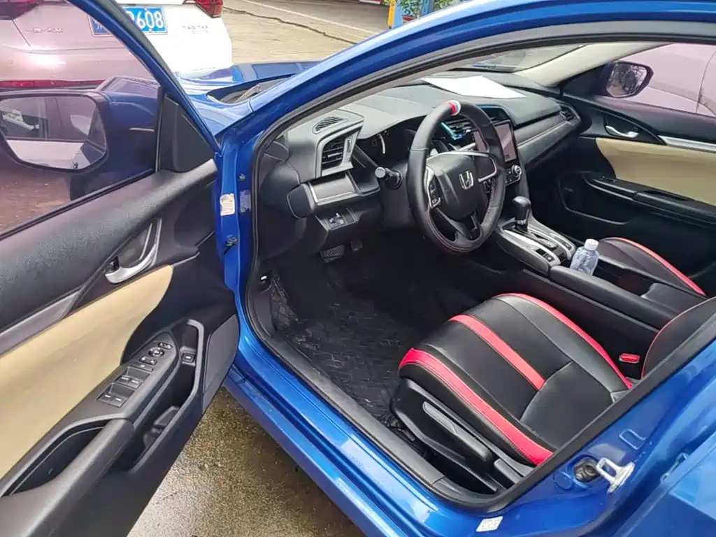 Honda Civic 2018 — фото 16