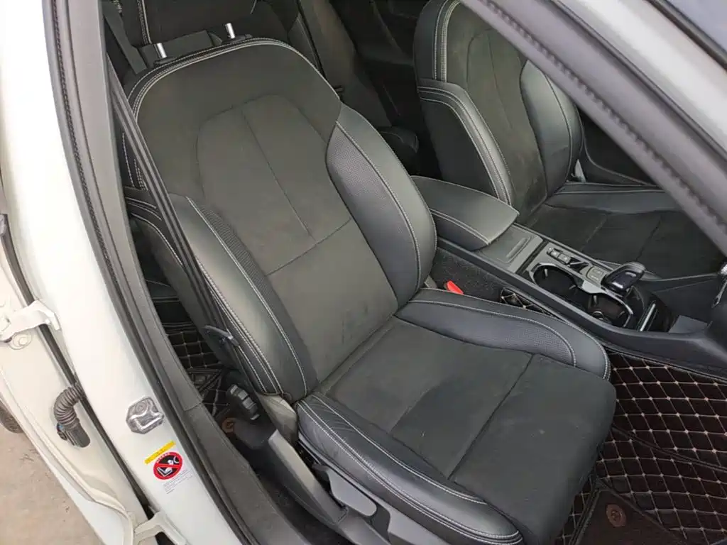 Volvo XC40 2021 — фото 25