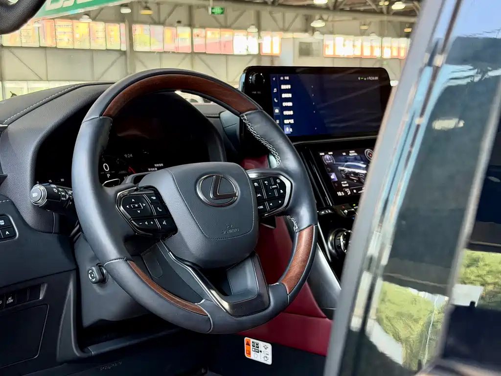 Lexus LX 2026