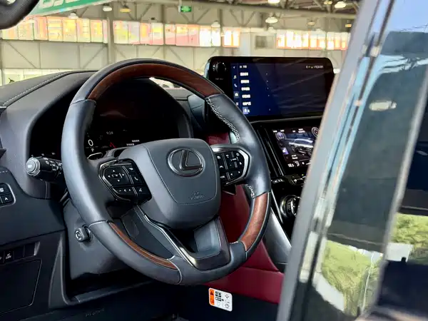 Lexus LX 2026