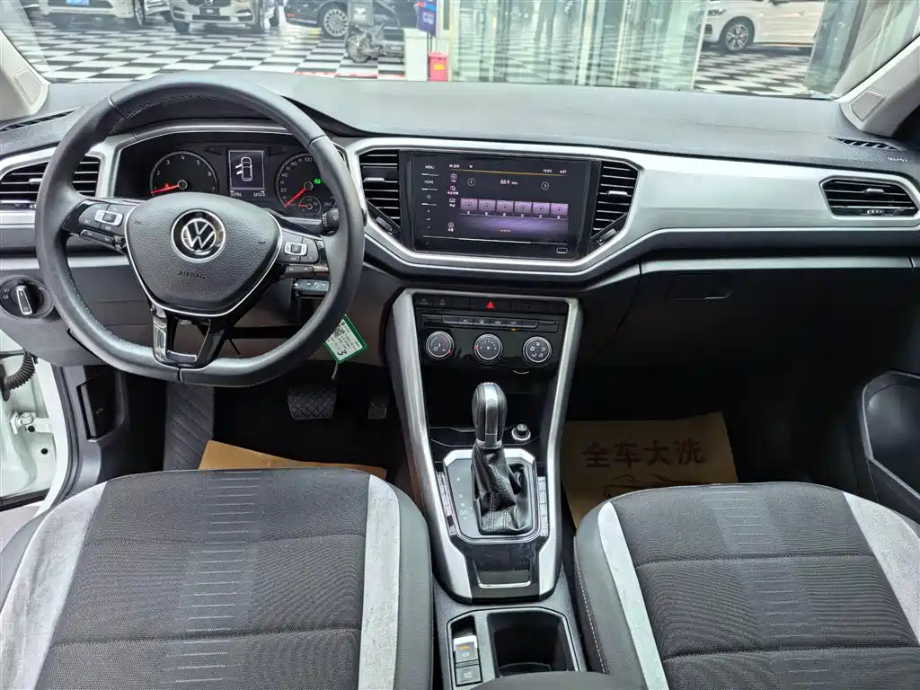Volkswagen T-Roc 2022 — фото 5