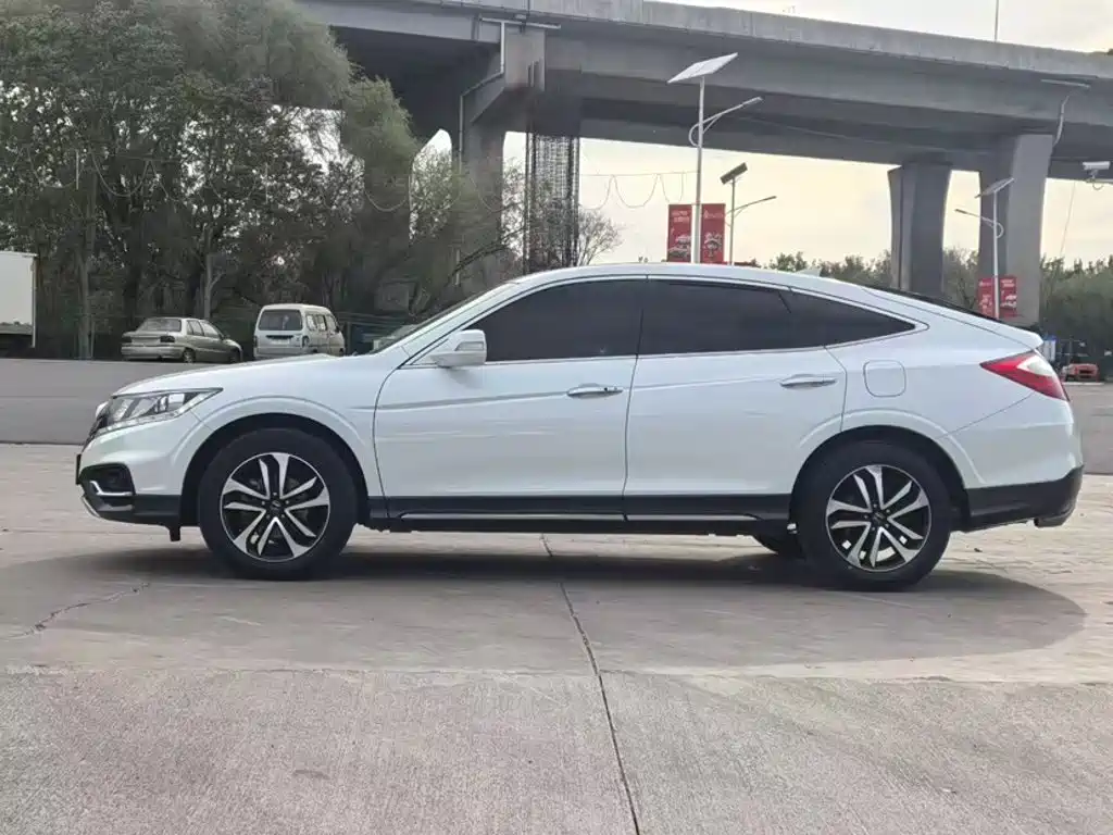 Honda Crosstour 2016 — фото 8