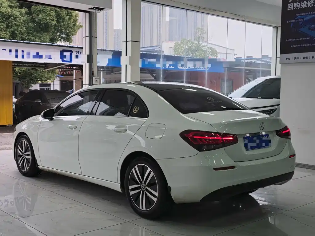 Mercedes-Benz A-Class 2020 — фото 4