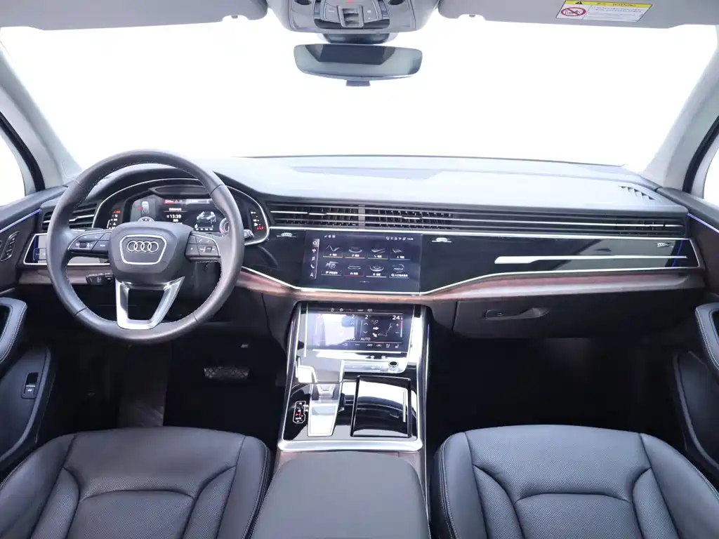 Audi Q7 2025 — фото 13