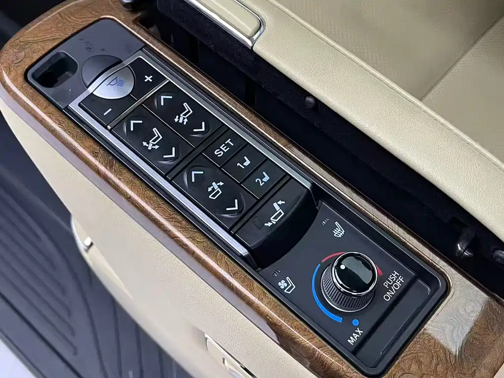 Toyota Alphard 2016 — фото 10