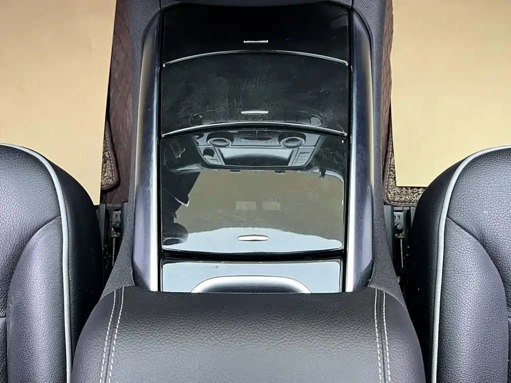 Mercedes-Benz R-Class 2017 — фото 30