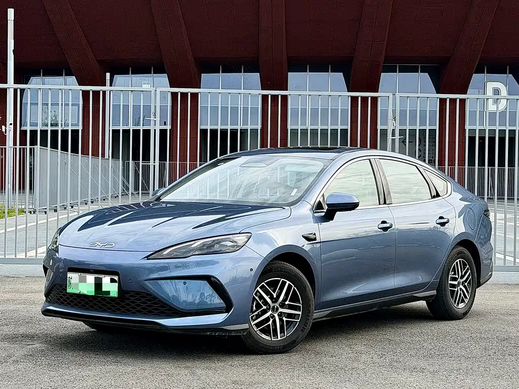 BYD Seal 05 DM-i 2025 — фото 1