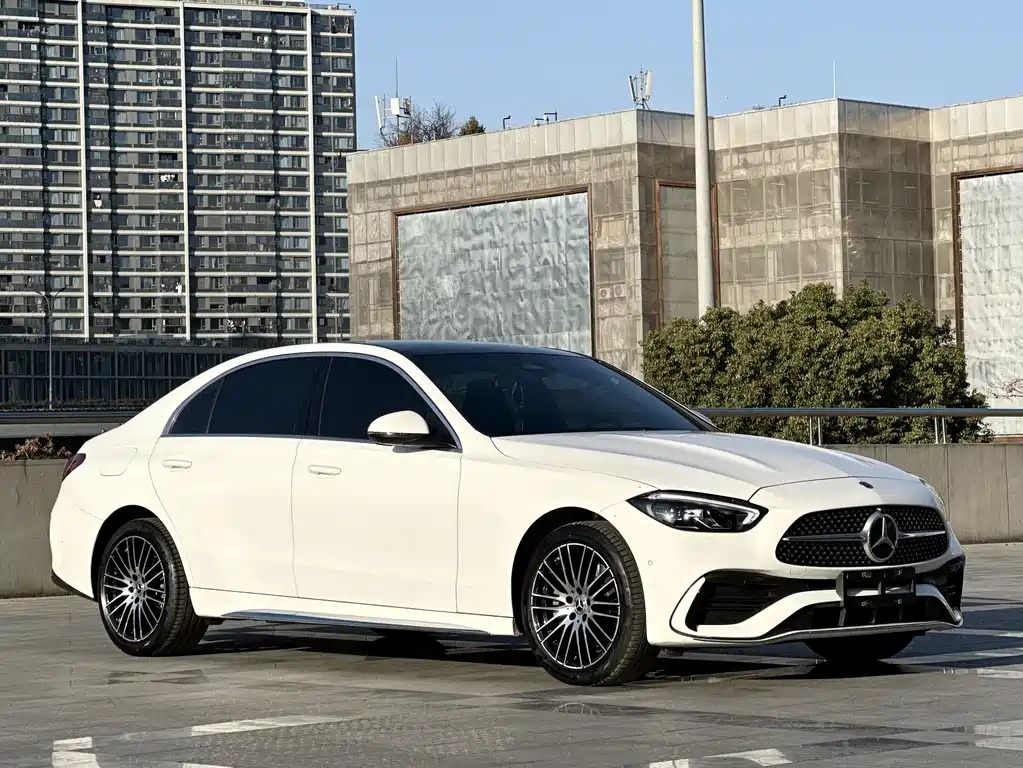 Mercedes-Benz C-Class 2025