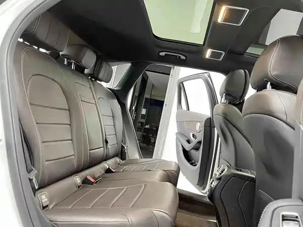Mercedes-Benz GLC 2023