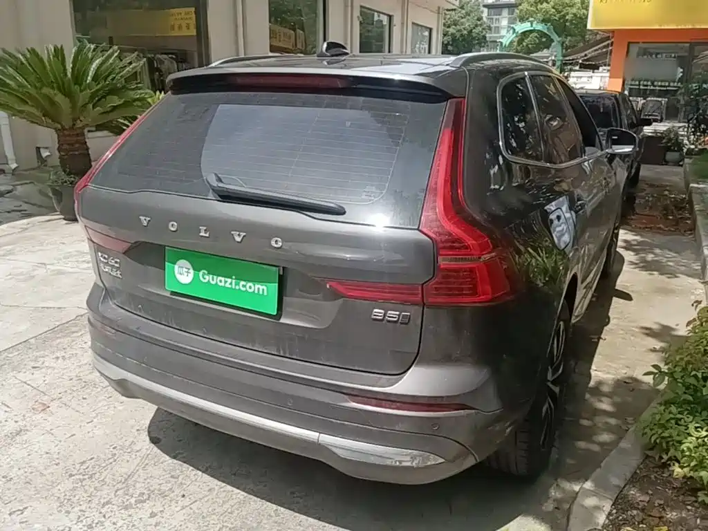Volvo XC60 2022