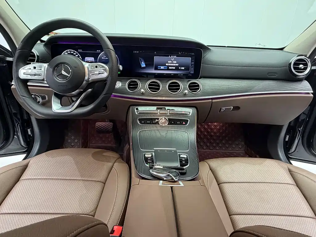 Mercedes-Benz E-Class 2019 — фото 15