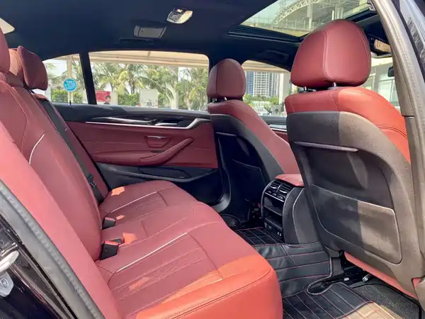 BMW 5 Series 2021