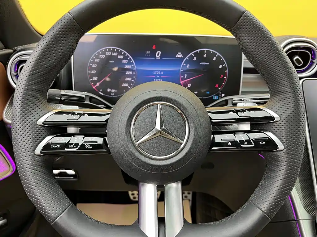 Mercedes-Benz C-Class 2025 — фото 10