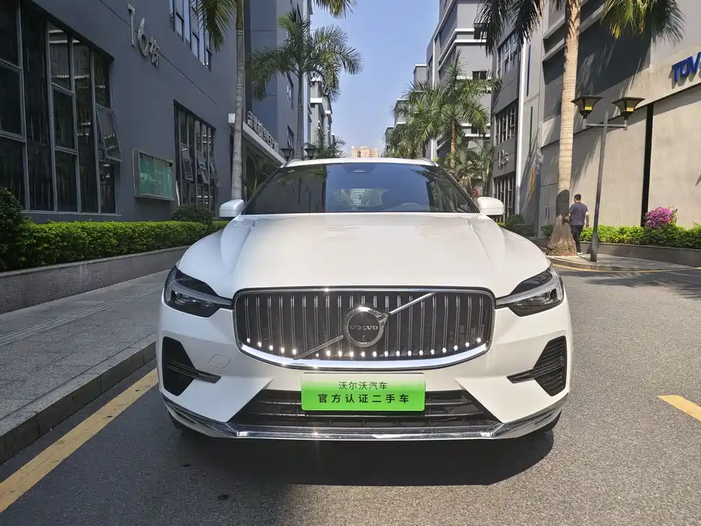 Volvo XC60 PHEV 2023 — фото 2