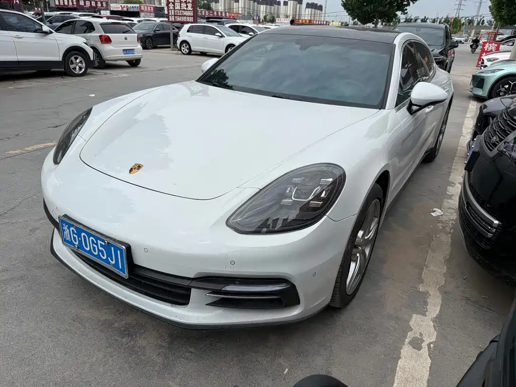 Porsche Panamera 2020 — фото 1