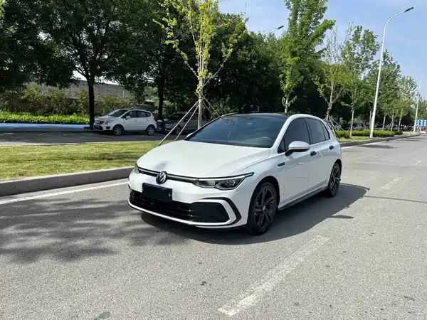 Volkswagen Golf 2024