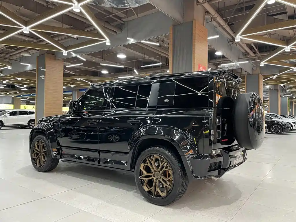 Land Rover Defender 2023 — фото 14