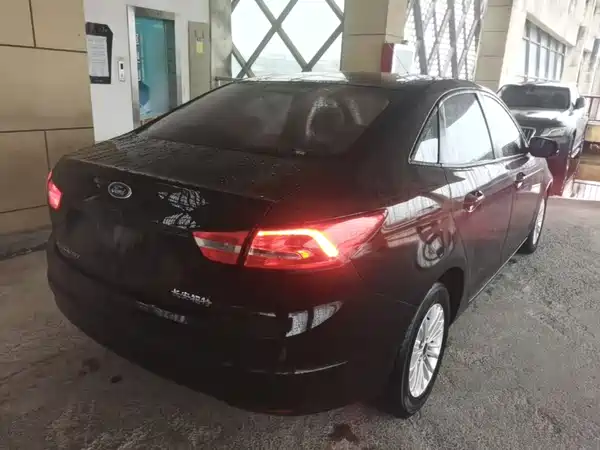 Ford Escort 2015