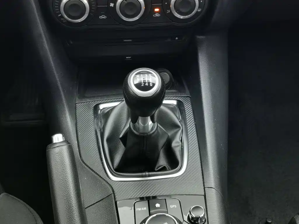 Mazda 3 Axela 2015 — фото 13