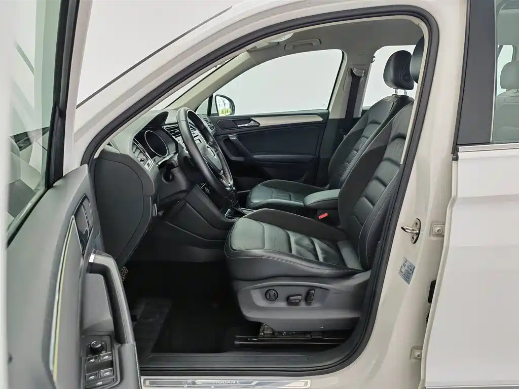 Volkswagen Tiguan L 2018 — фото 10