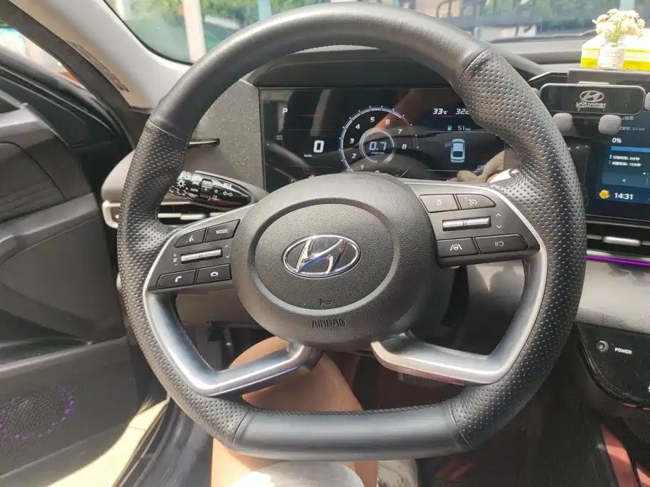 Hyundai Elantra 2022 — фото 14