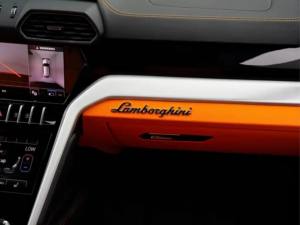 Lamborghini Urus 2023 — фото 7