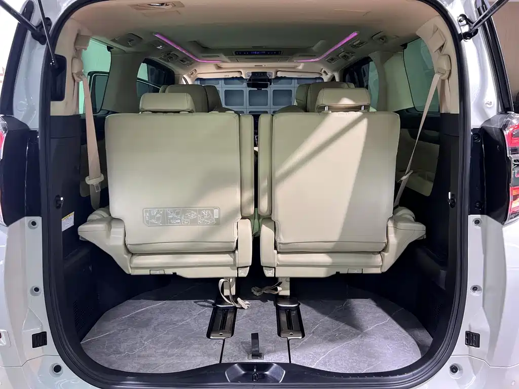 Toyota Vellfire 2022 — фото 31