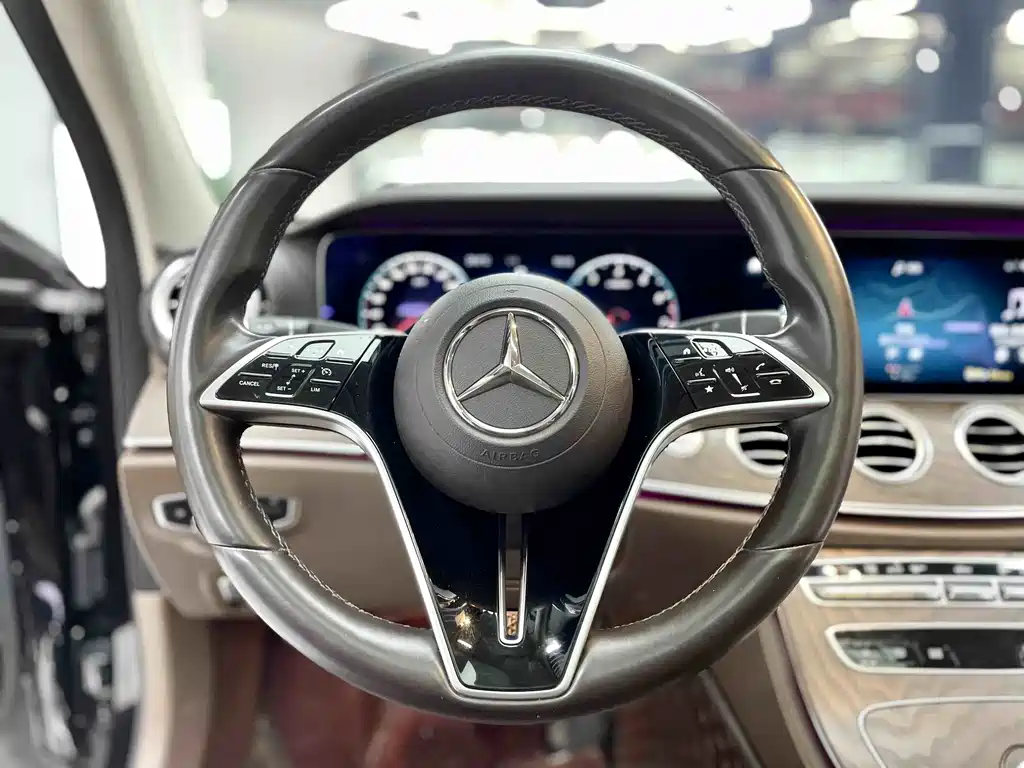 Mercedes-Benz E-Class 2020 — фото 17