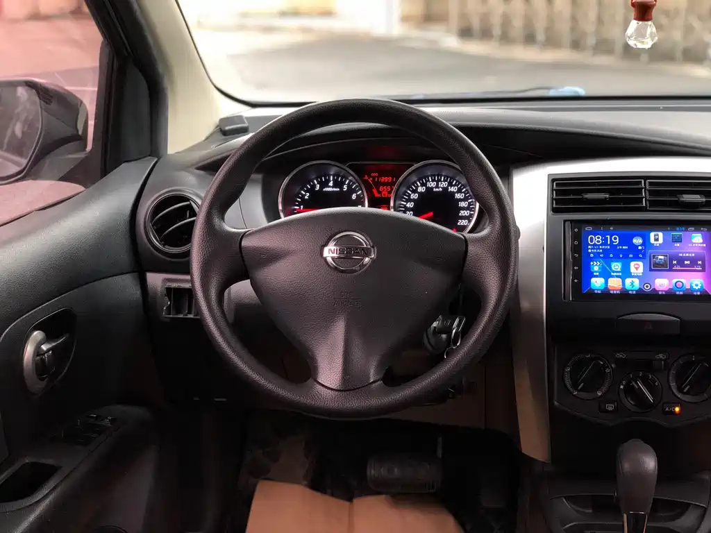 Nissan Livina 2019 — фото 13
