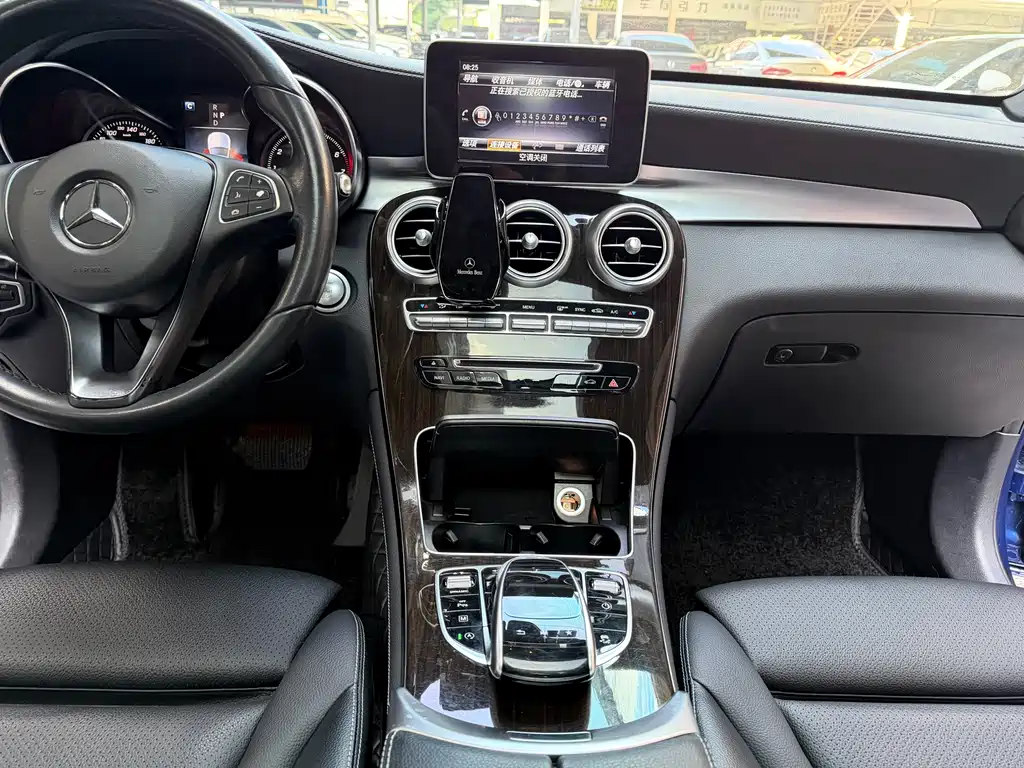 Mercedes-Benz GLC 2018 — фото 14