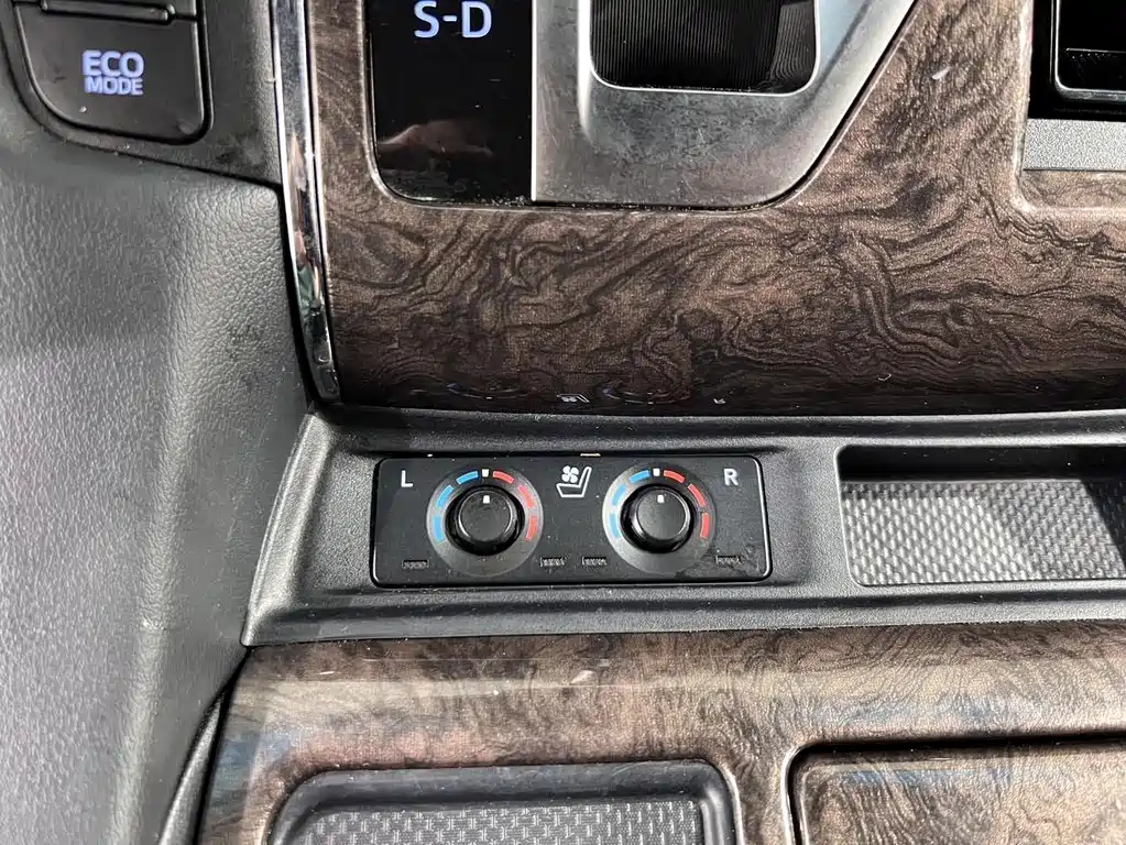 Toyota Alphard 2022 — фото 20