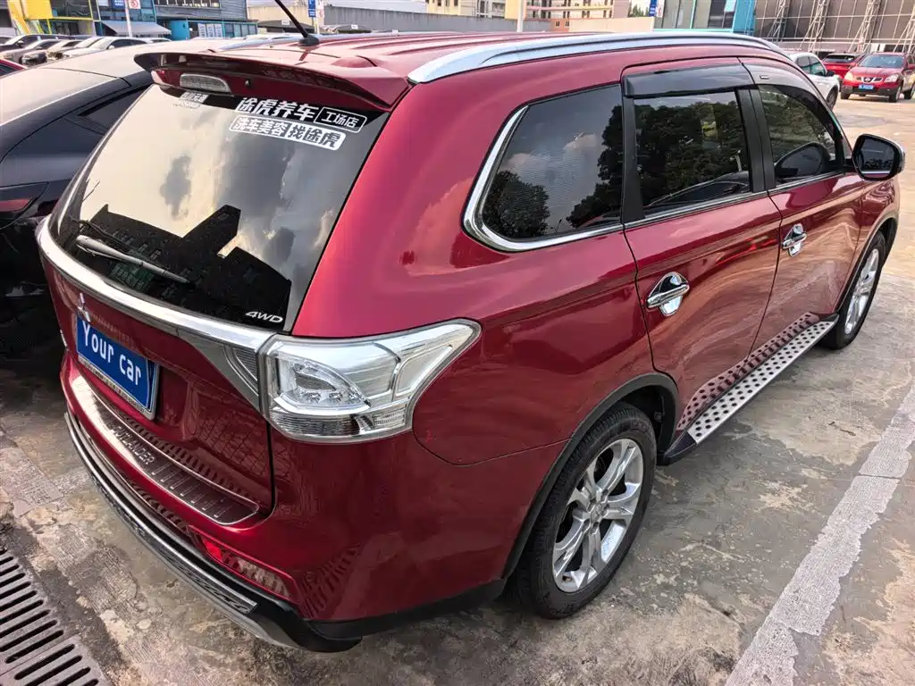 Mitsubishi Outlander 2015