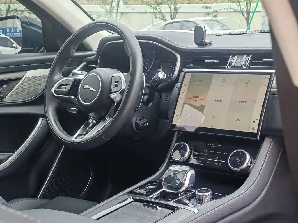 Jaguar XFL 2023 — фото 17