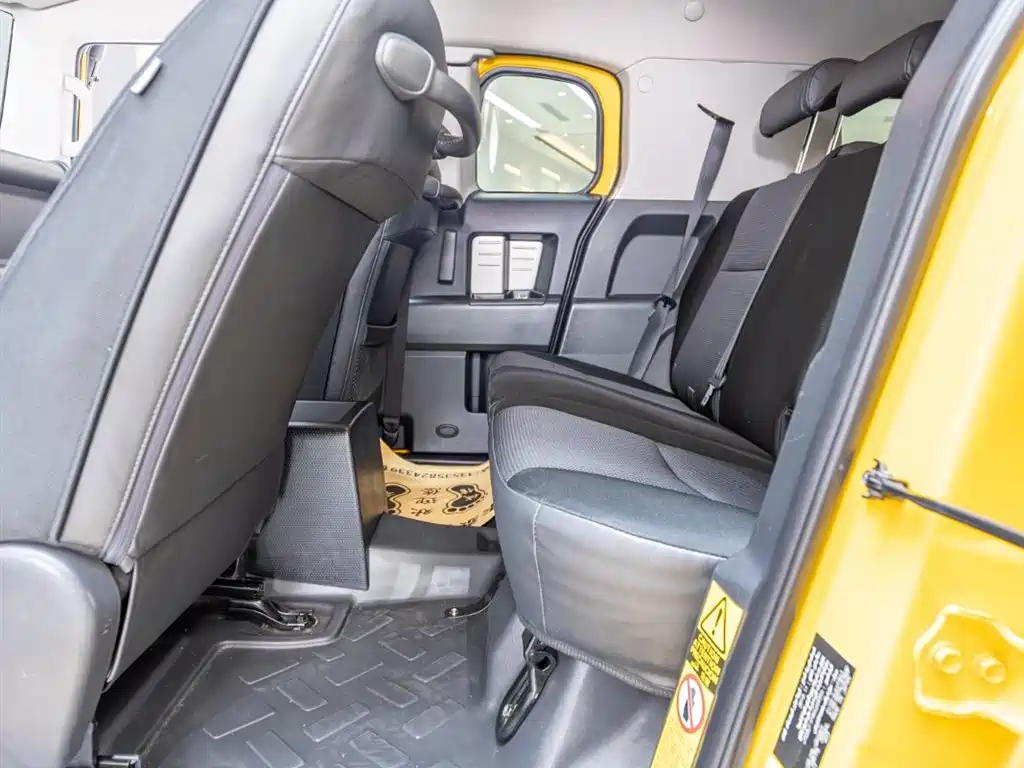 Toyota FJ Cruiser 2019 — фото 17