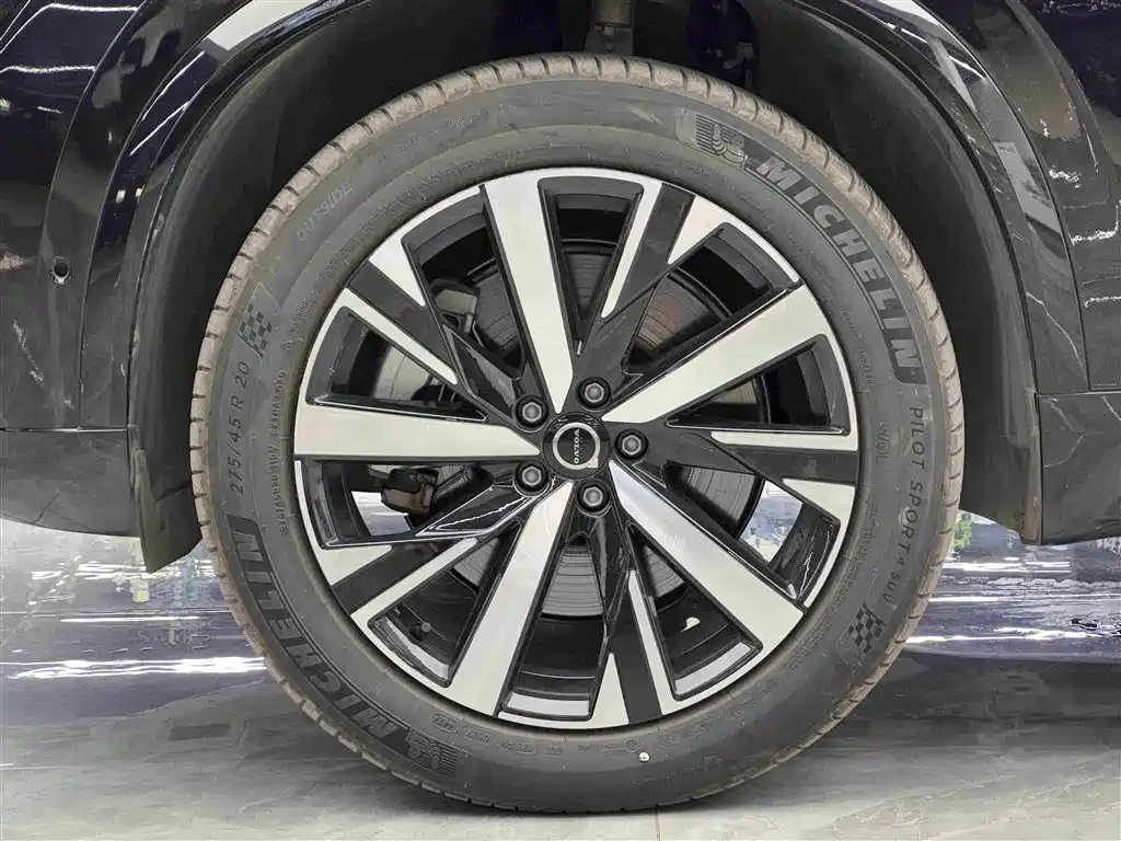 Volvo XC90 Plug-In Hybrid 2025 — фото 4