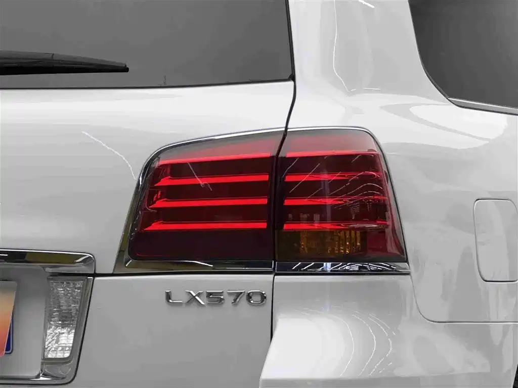 Lexus LX 2011 — фото 19