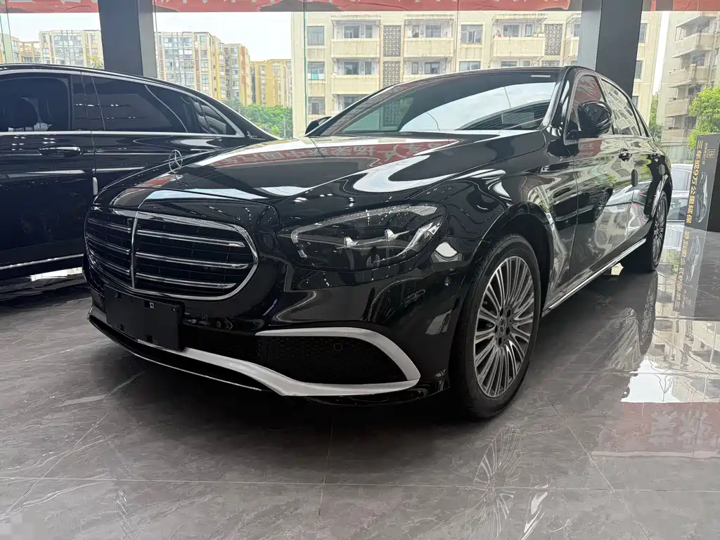 Mercedes-Benz E-Class 2022
