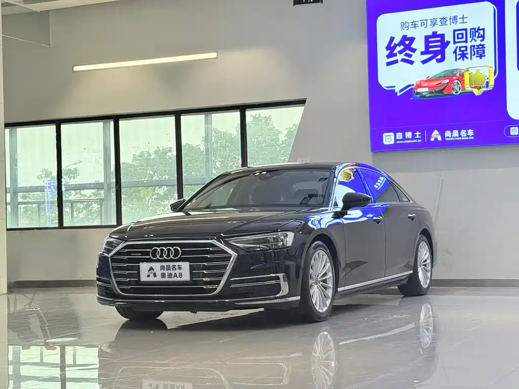 Audi A8 2021 — фото 1