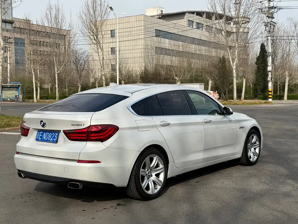 BMW 5 Series GT 2017 — фото 5