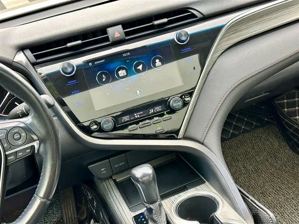 Toyota Camry 2020 — фото 7