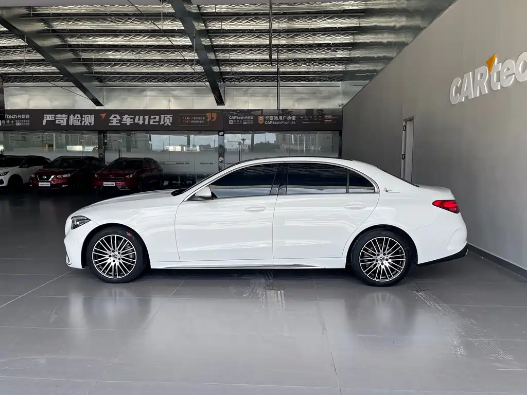 Mercedes-Benz C-Class 2024