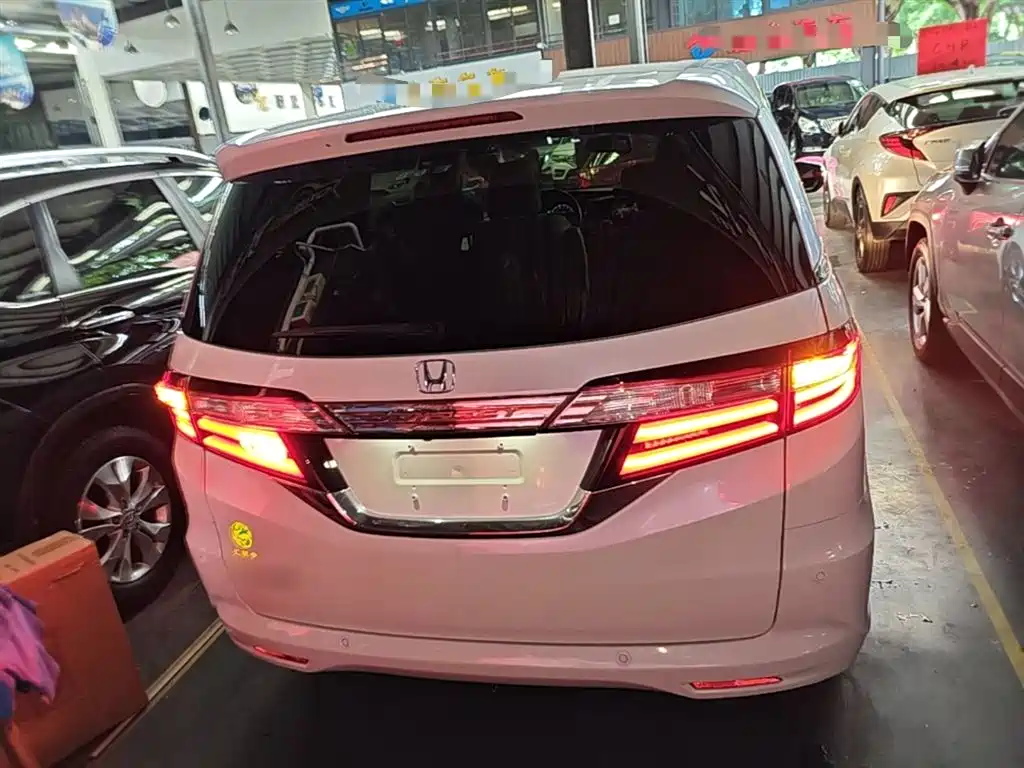 Honda Odyssey 2014 — фото 6
