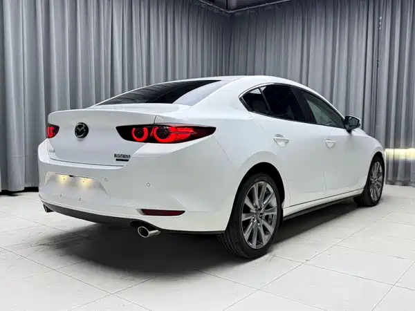 Mazda 3 Axela 2022
