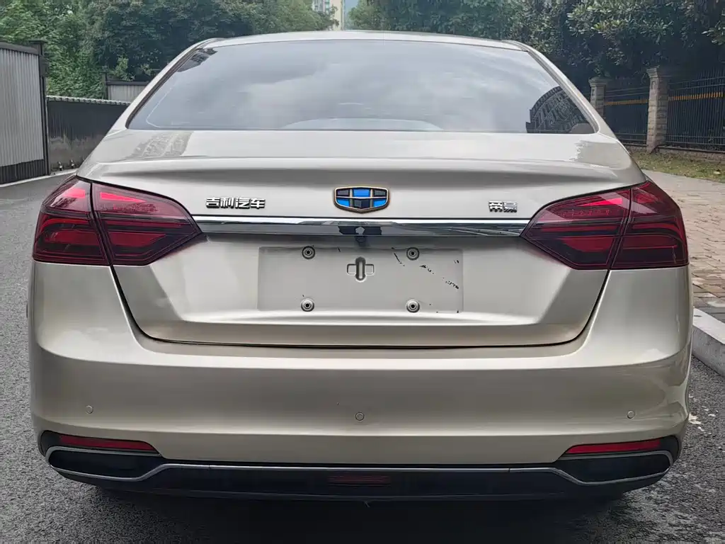 Geely Emgrand 2018