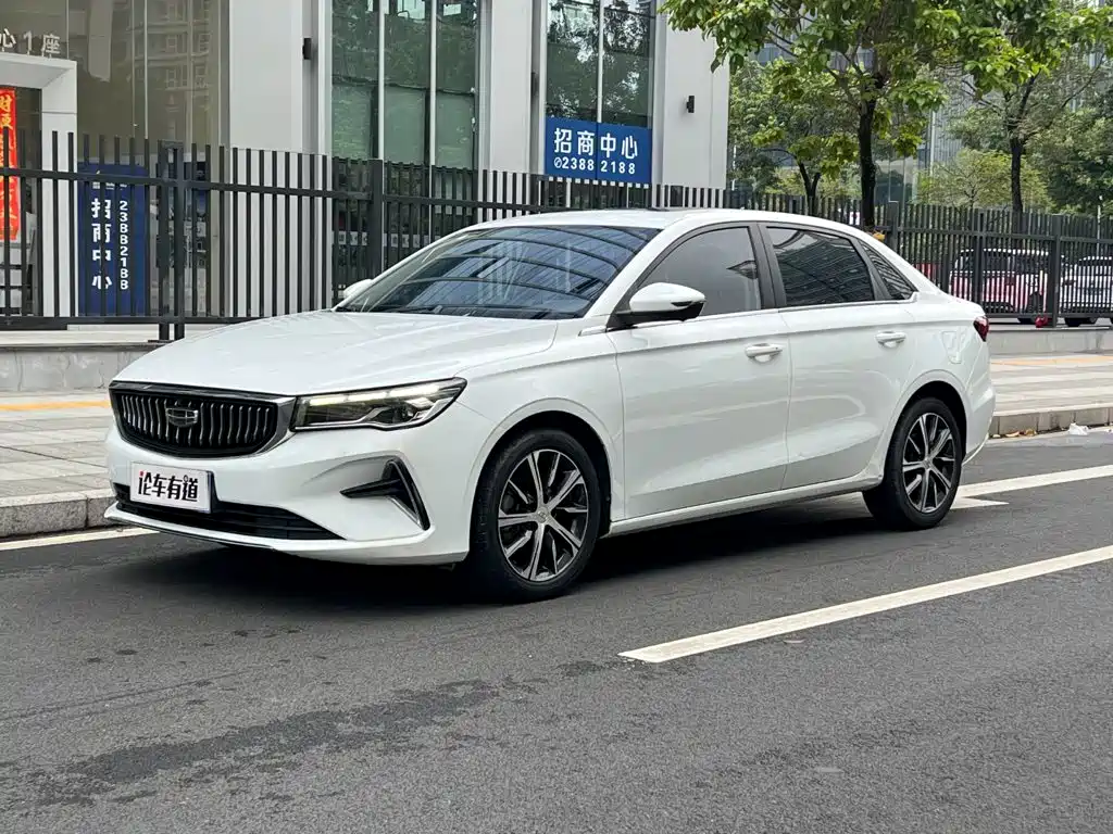Geely Emgrand 2022 — фото 1