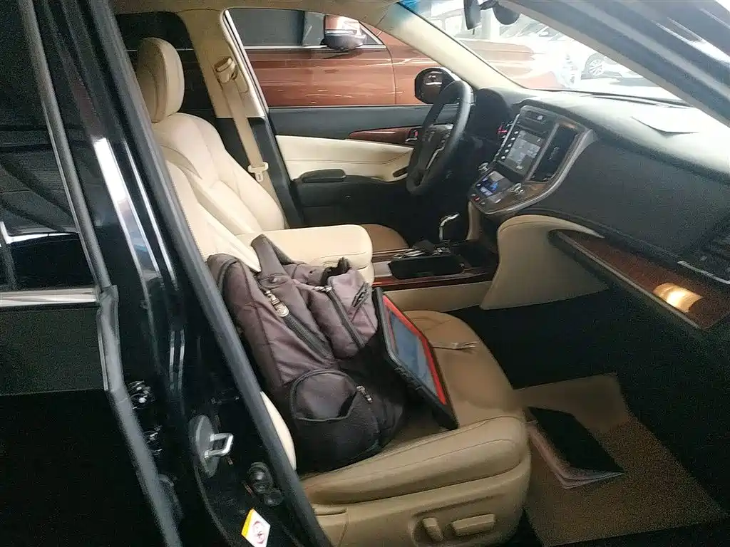 Toyota Crown 2016 — фото 15