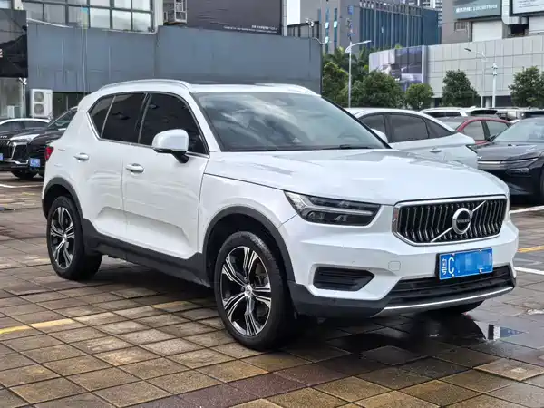 Volvo XC40 2021