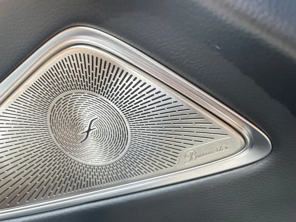 Mercedes-Benz E-Class 2025 — фото 12