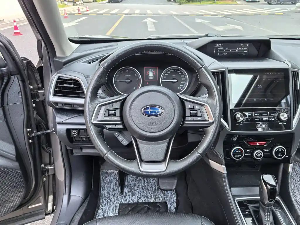 Subaru Forester 2018 — фото 15